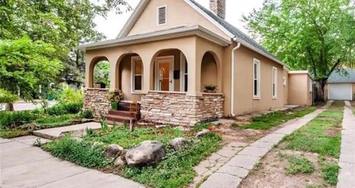 Beautiful downtown bungalow! – photo 1