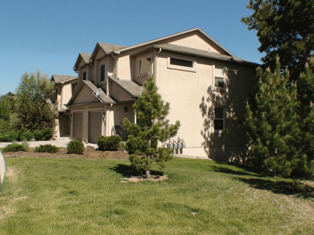 COLORADO SPRINGS House: 5764 UNIVERSITY VILLAGE VIEW