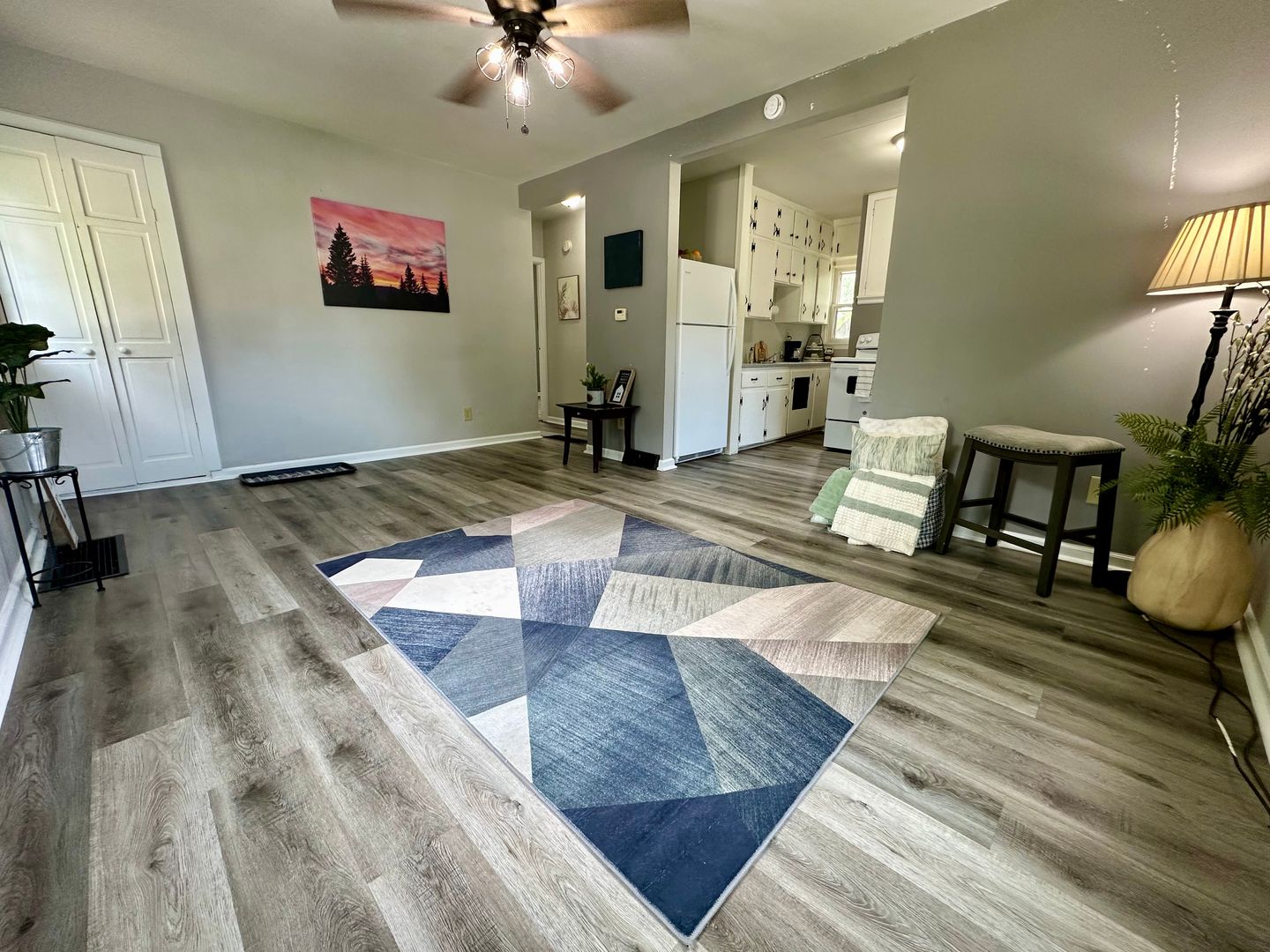 Waterloo House: 333 Lamont St.