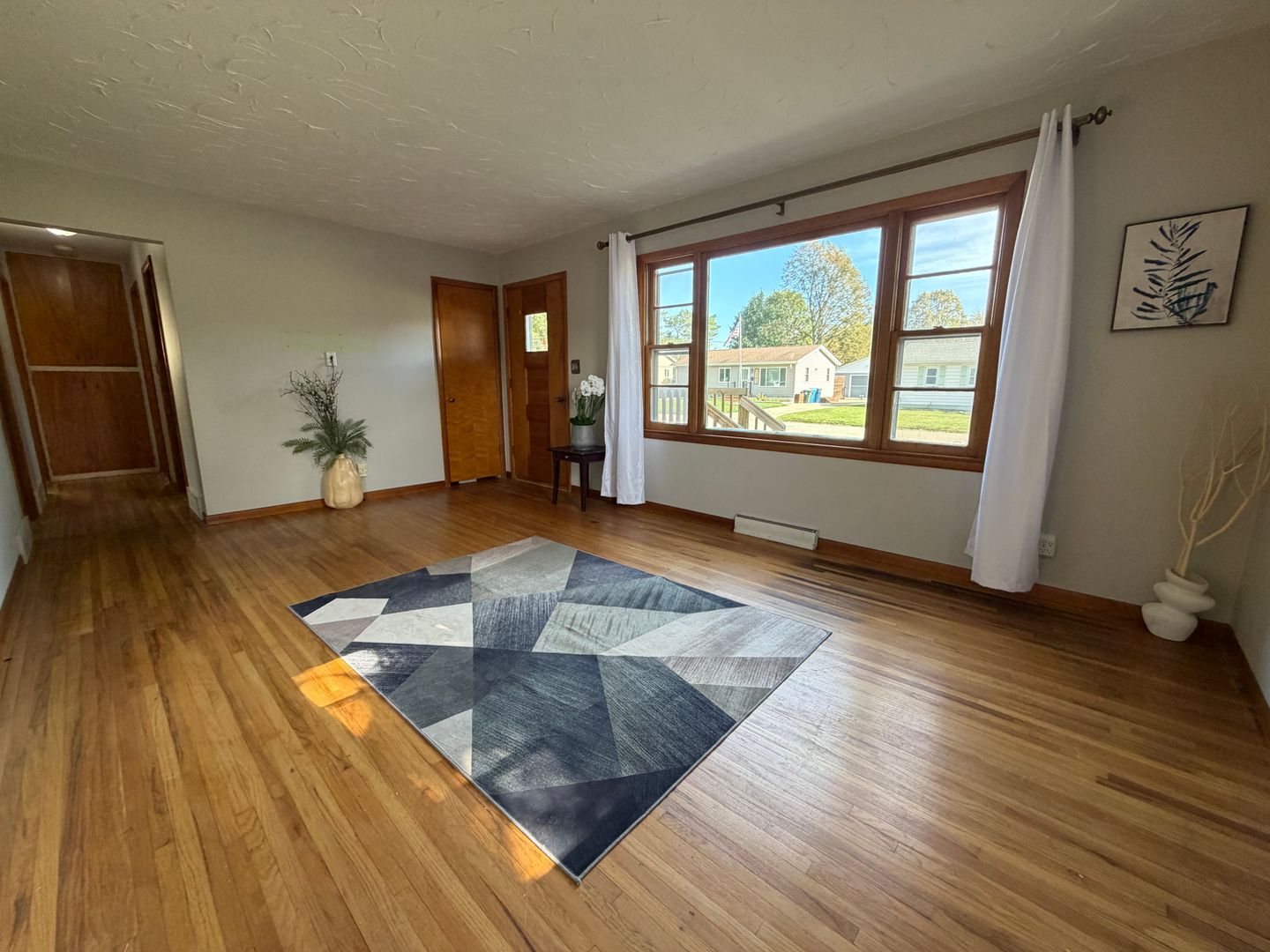 Waterloo House: 1240 Eleanor Dr.