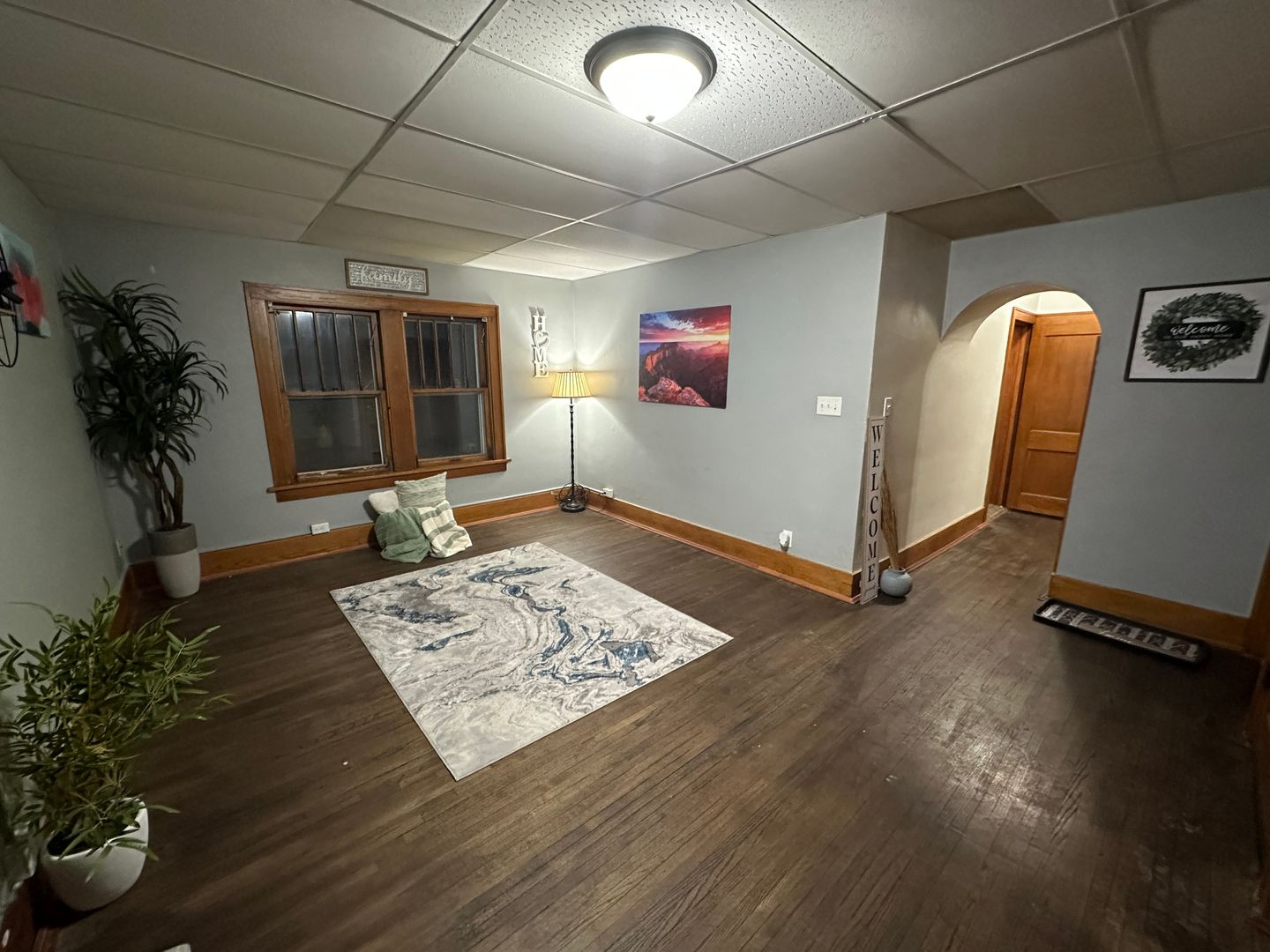 Waterloo Apartment: 1524 1/2 W 5th St.