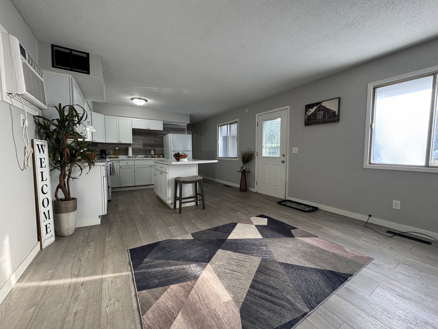 Hudson Apartment: 322 S. Washington St.