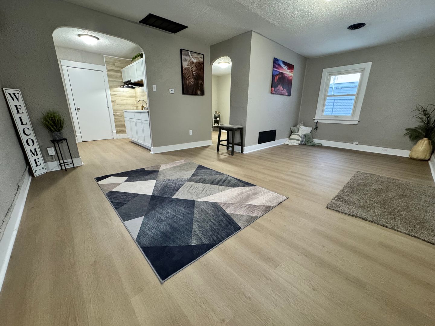 Waterloo House: 911 Ashland Ave.