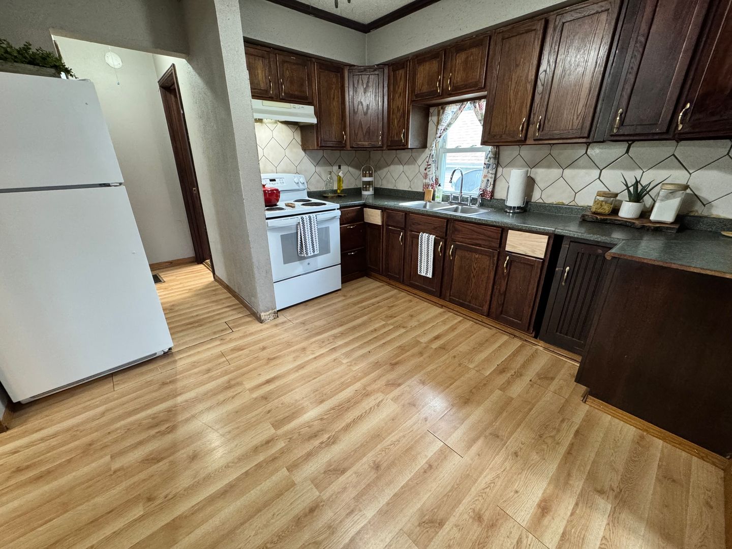 Waterloo House: 1214 W 9th St.