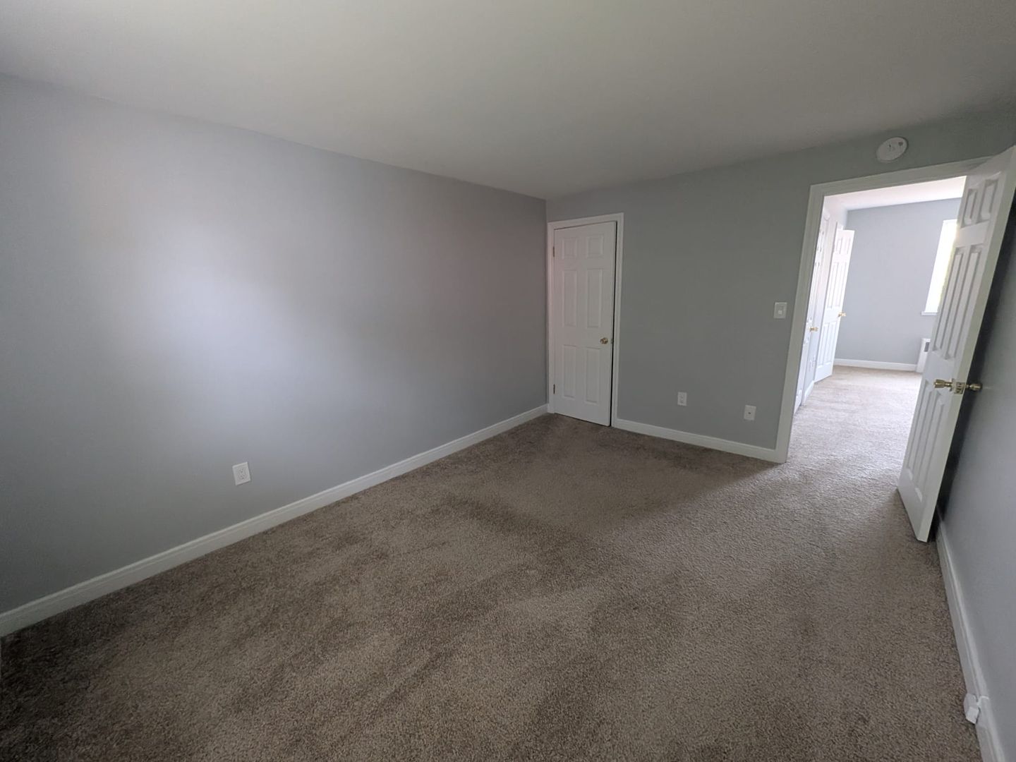 Modern Comfort Meets Everyday Convenience – Renovated 1-Bedroom Apartment in Rensselaer