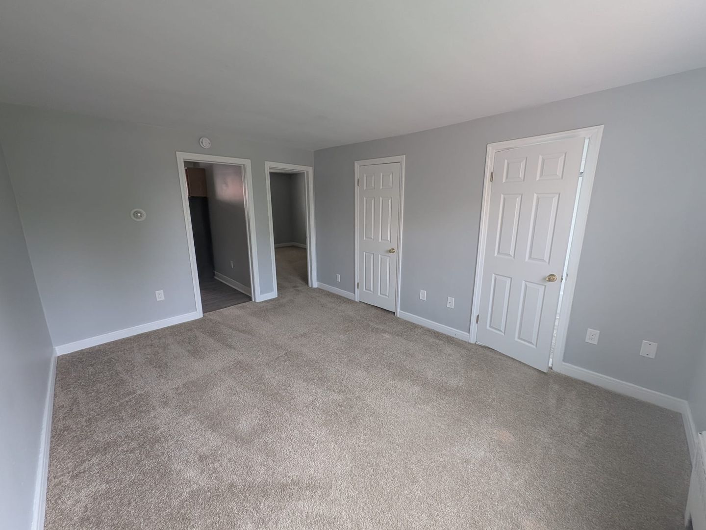 Stylish & Spacious 2-Bedroom Apartment in Rensselaer – Newly Renovated!