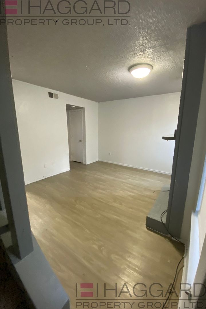 Plano Townhome: 1504 E 15th Street