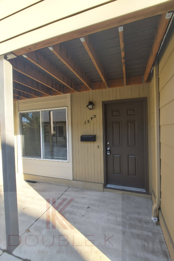 Salem Apartment: 1531-1547 Mill St SE