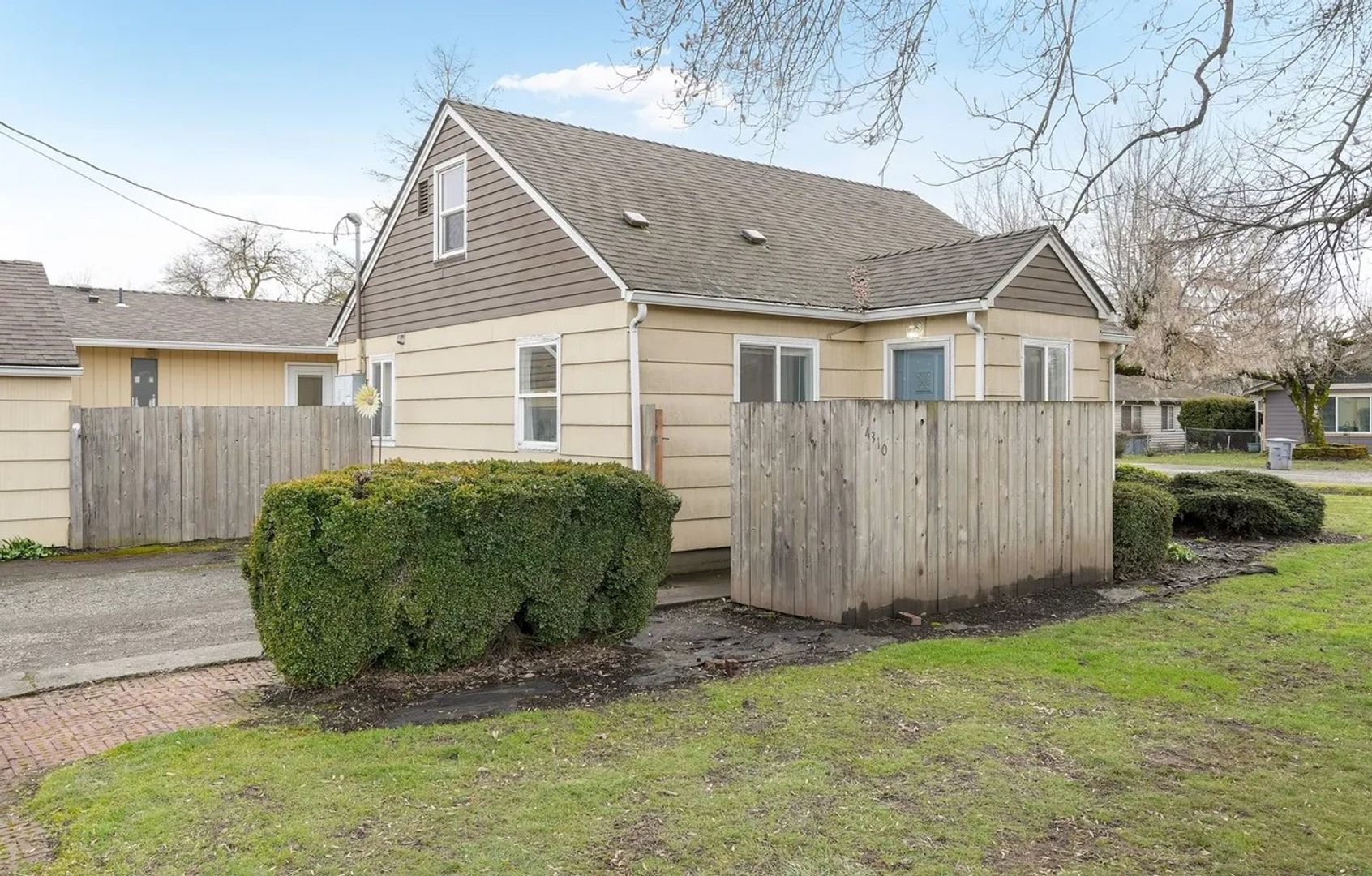 Salem Multiplex: 836 Eldin Ave SE