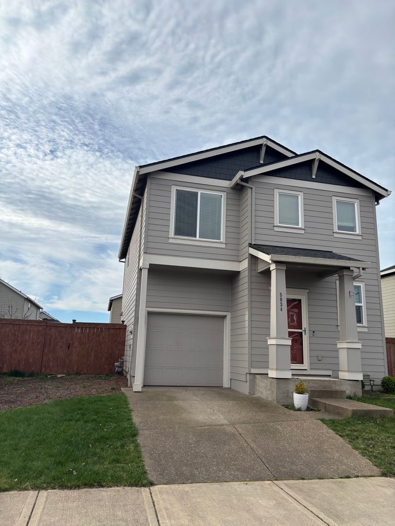 Salem House: 5034 Armstrong Ave NE