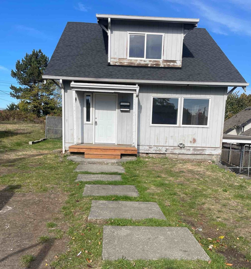 Tacoma House: 2121 S. 50th St.