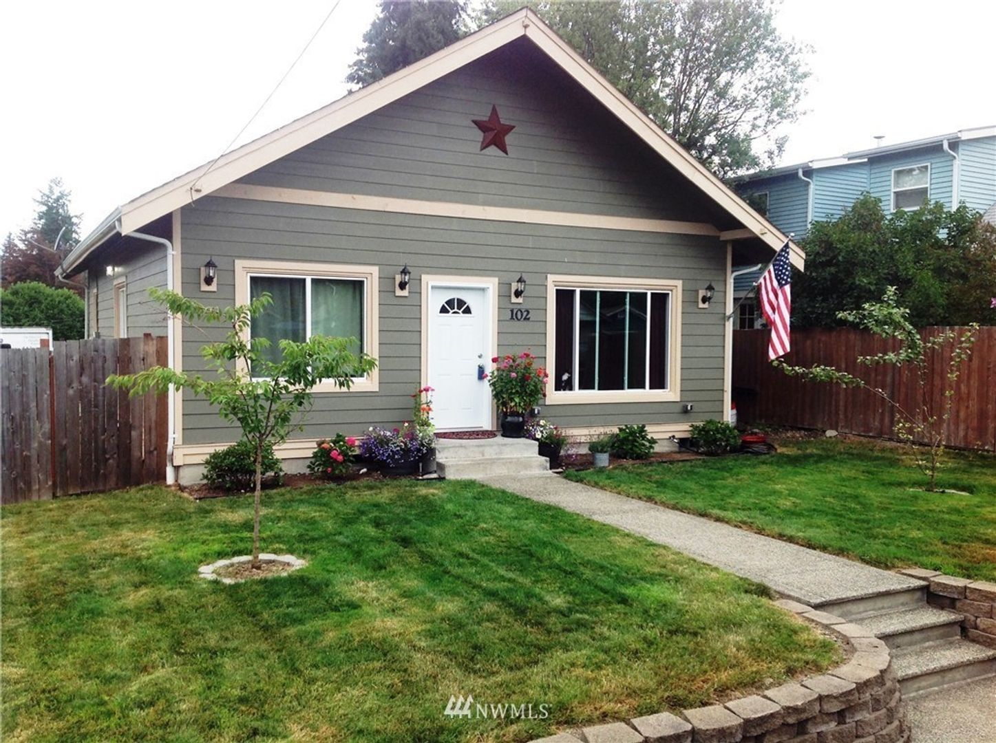 Eatonville House: 102 Pennsylvania Ave. N