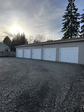 Single Storage Unit Available in Downtown Puyallup!!