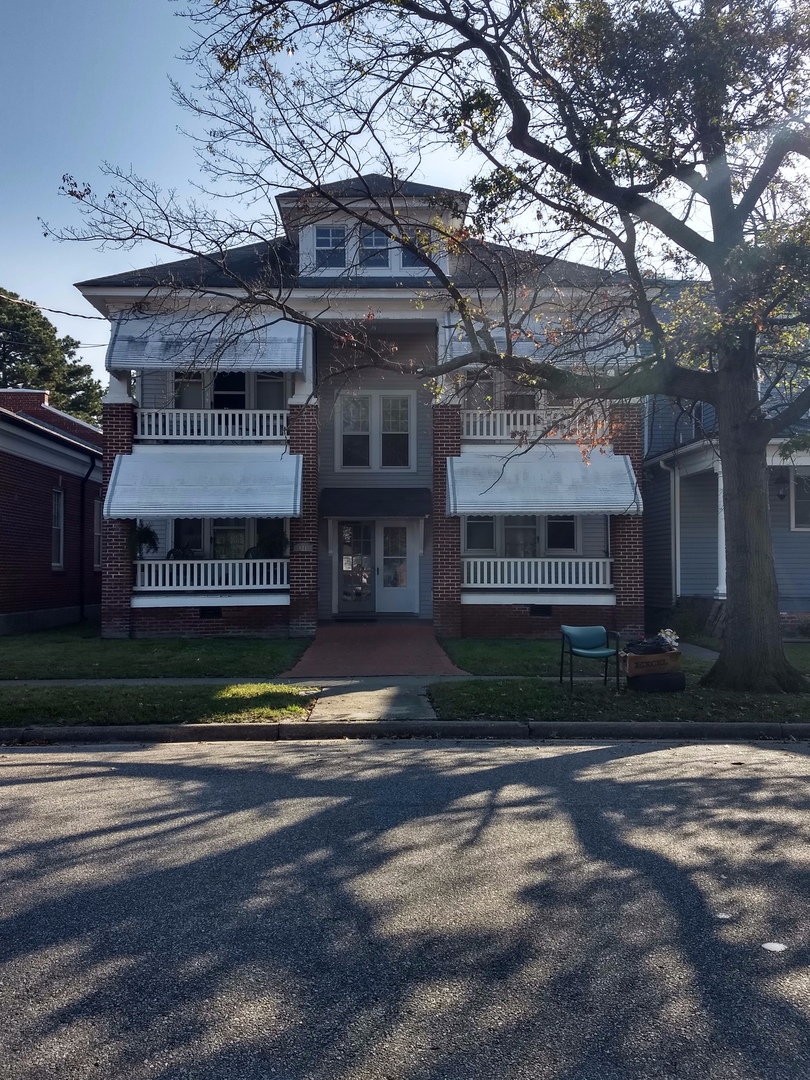 Portsmouth Apartment: 421 Broad Street