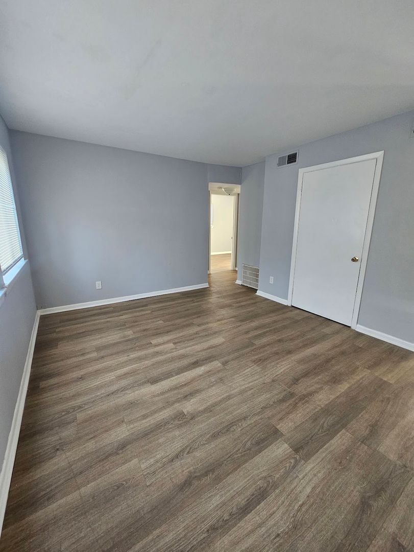 Absolutely Adorable two bedroom is move in ready! 10 of 12