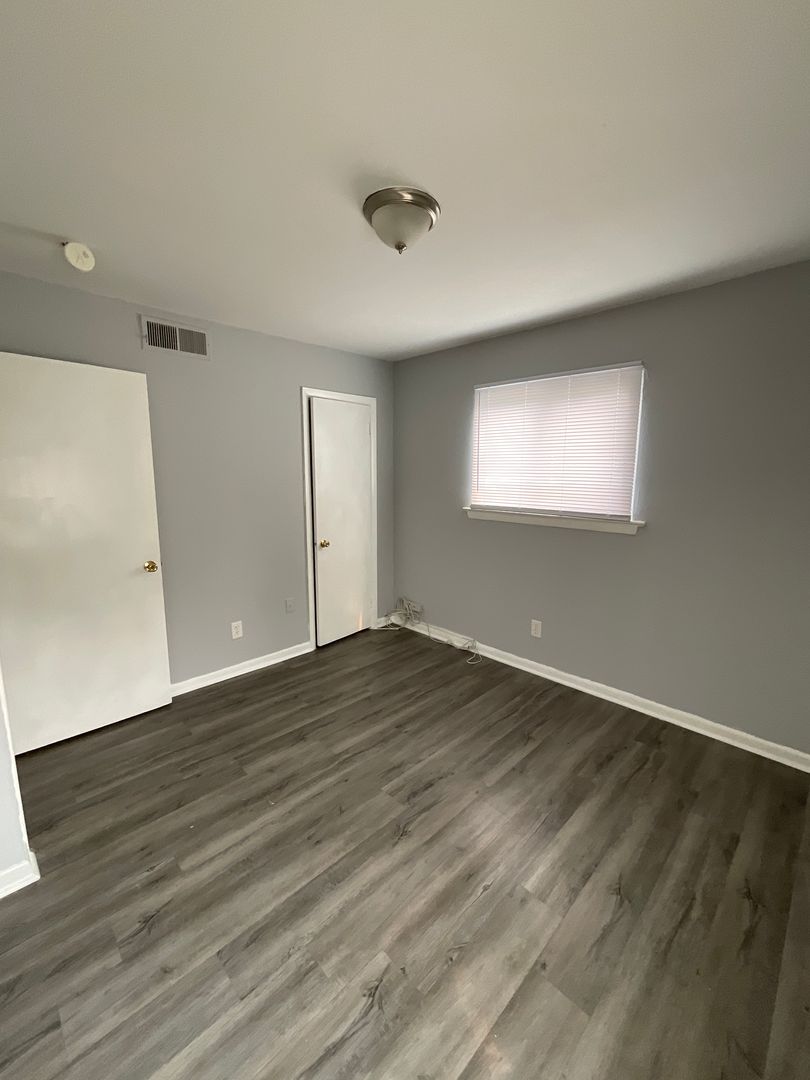 Remodeled Two Bedroom Apartment in Simonsdale 10 of 12