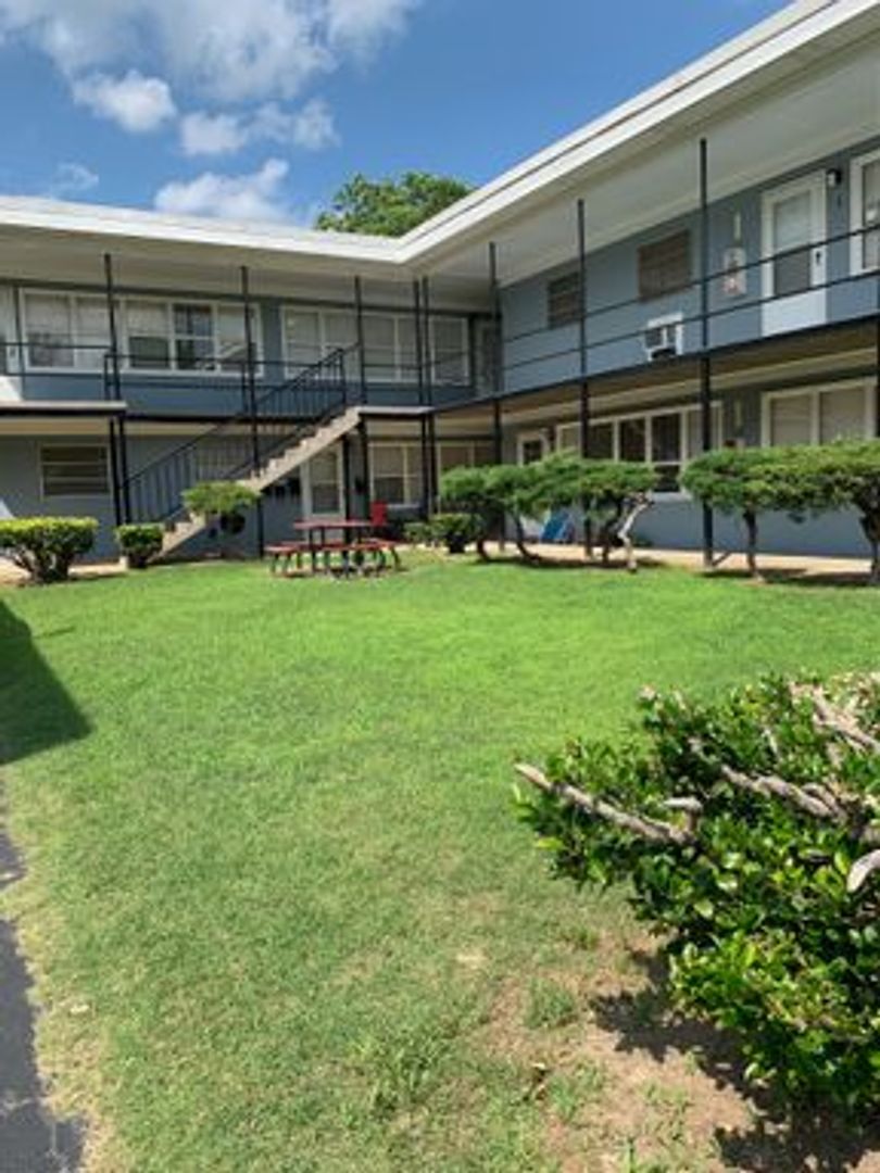 Norfolk Apartment: 1704 Kingston Ave Apt 2