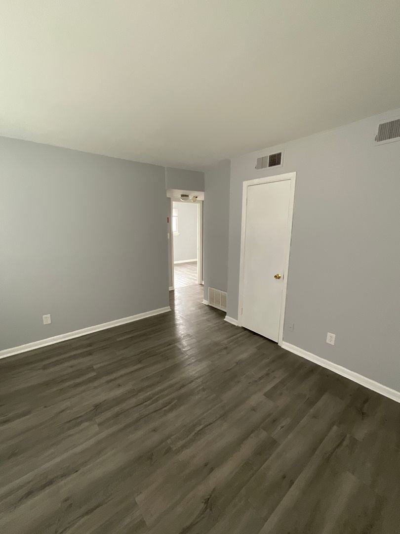Remodeled Two Bedroom Apartment in Simonsdale 8 of 12