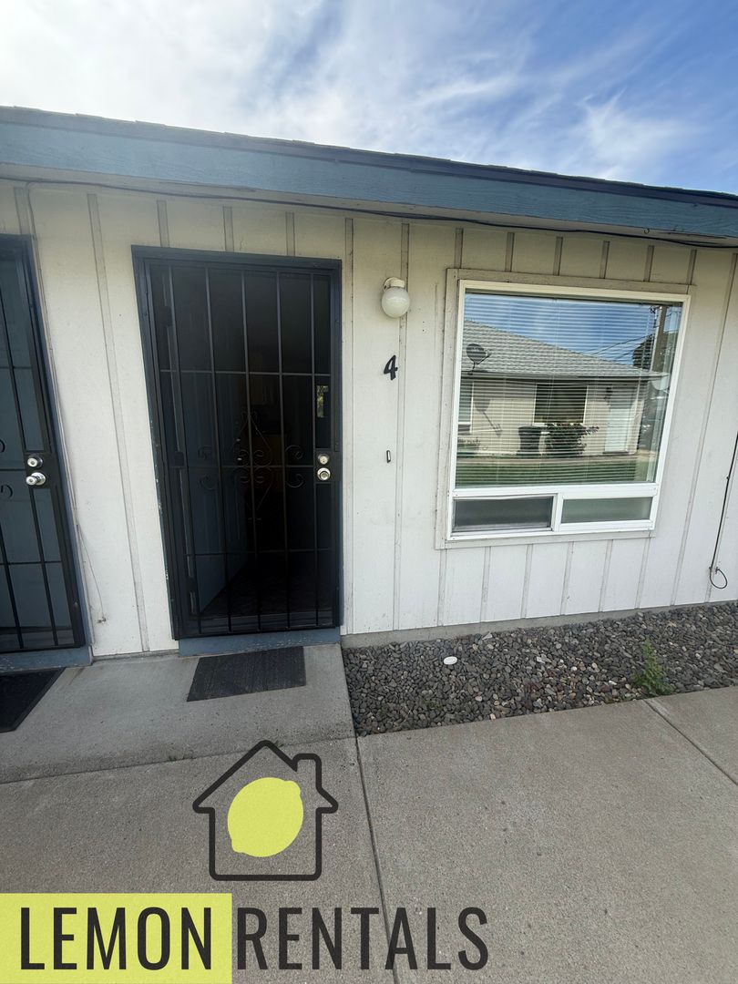 Yakima Apartment: 110 N 9th St