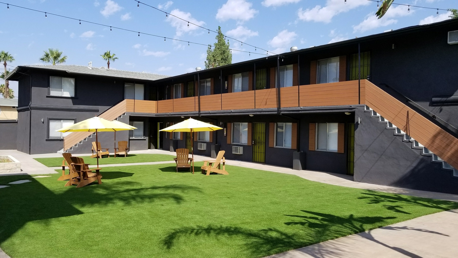 Riverside Apartment: 3603 Chicago Ave