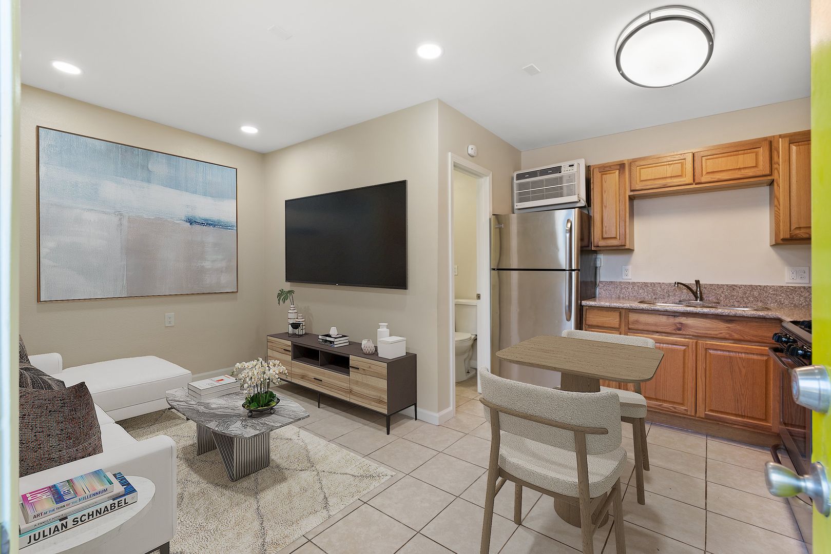 Riverside Apartment: 3603 Chicago Ave