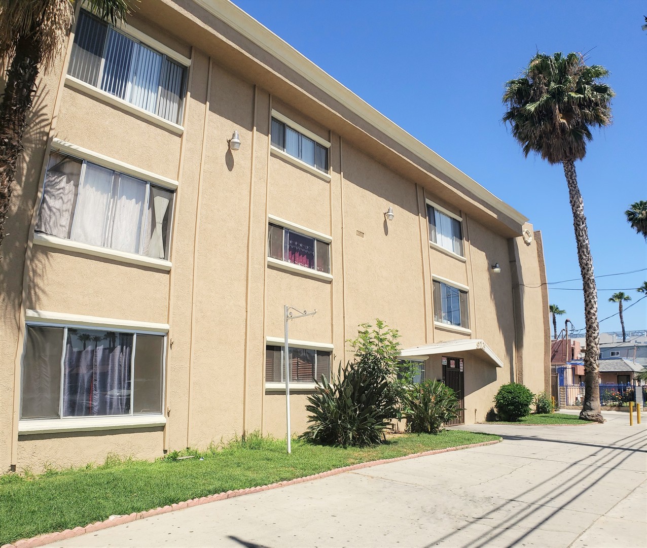 Jade Apartments, North Hills
