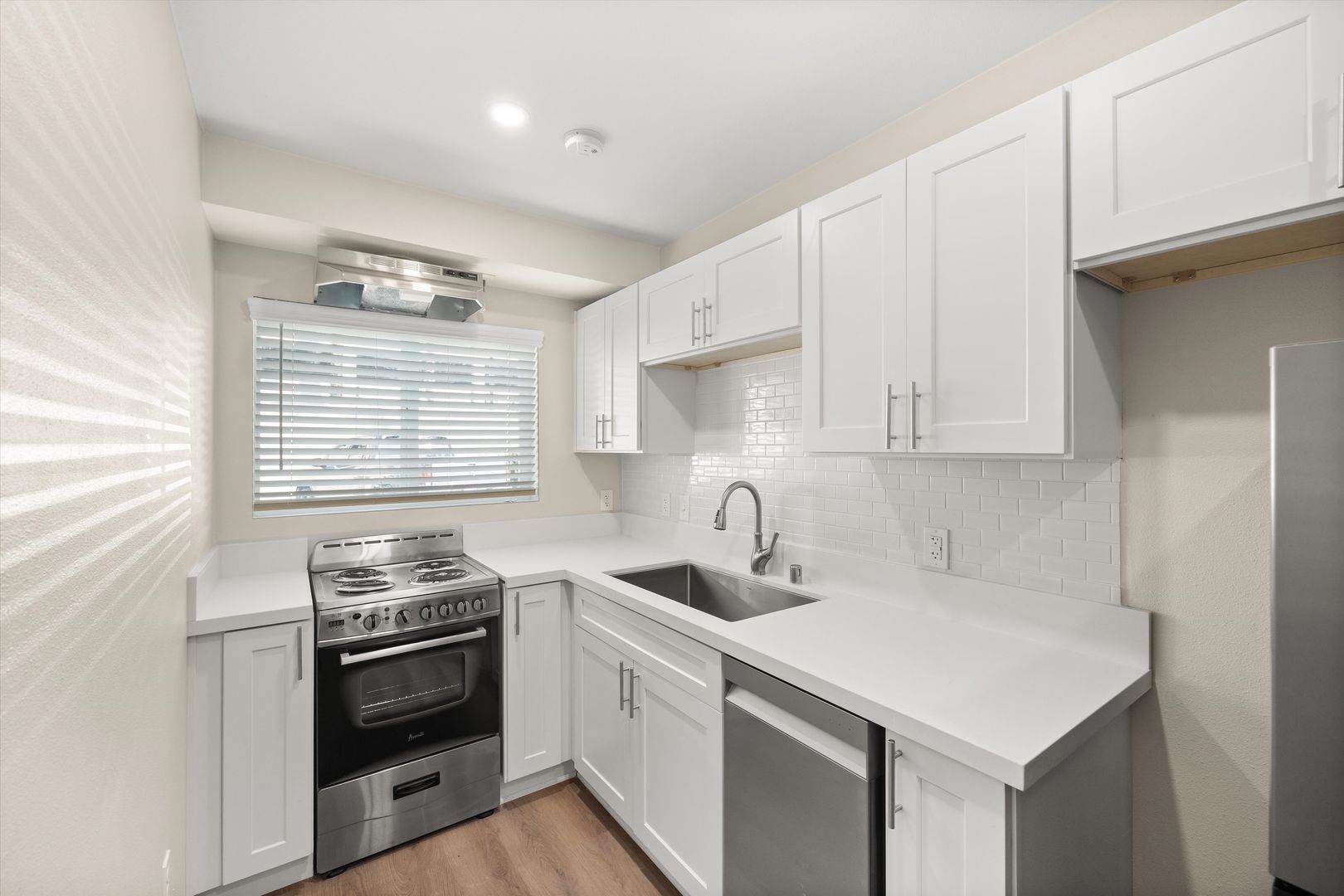 Riverside Apartment: 3996 Iowa Ave