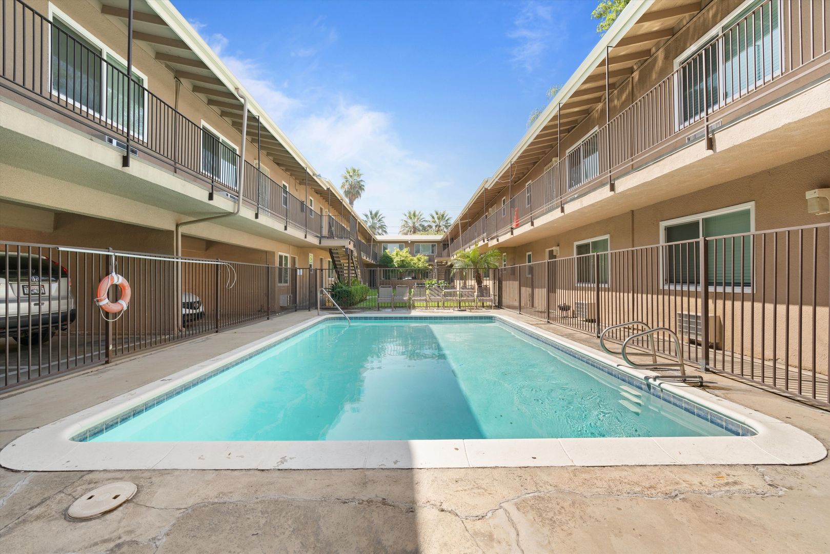 Linden Court, Riverside