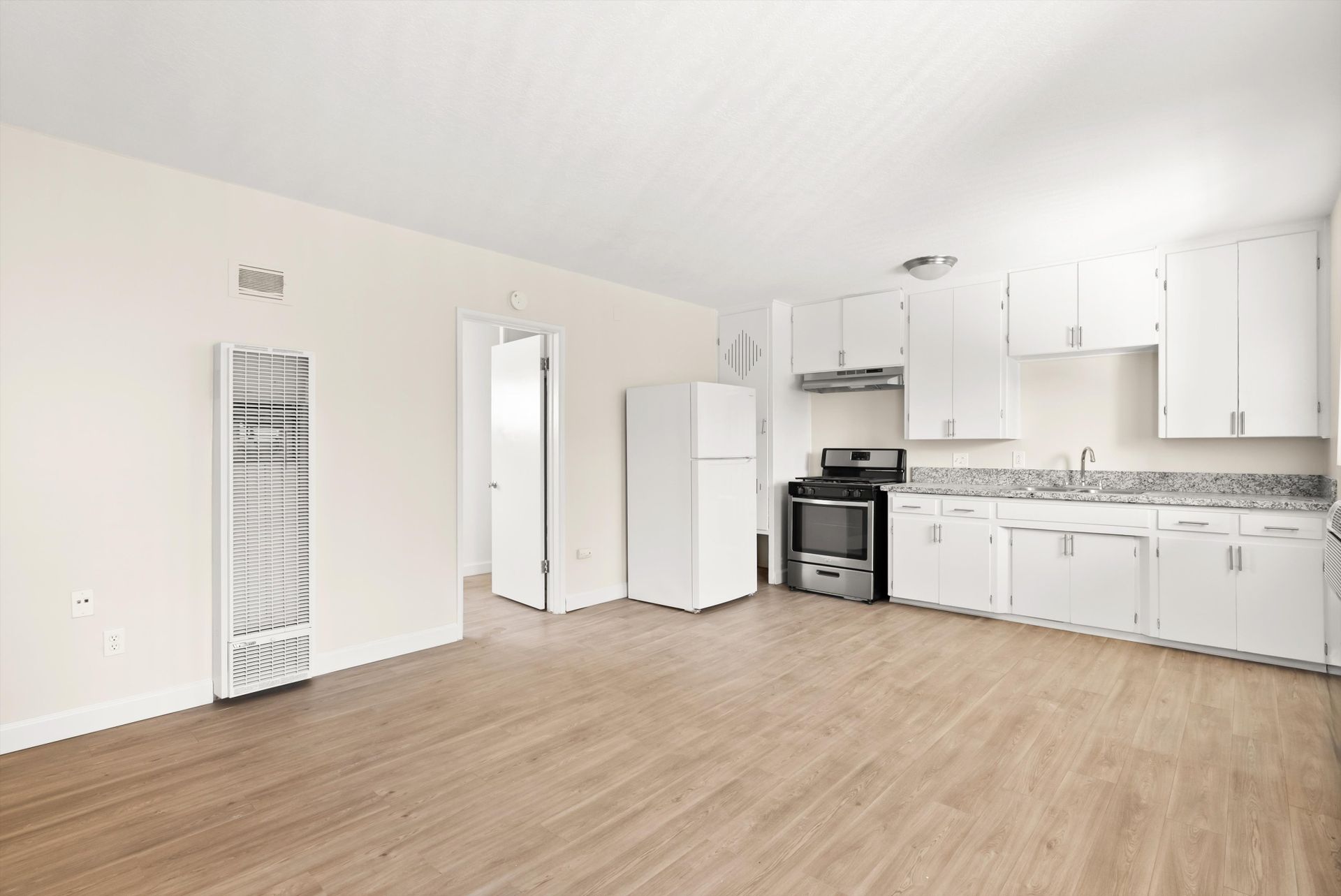 Riverside Apartment: 3735 Kansas Ave