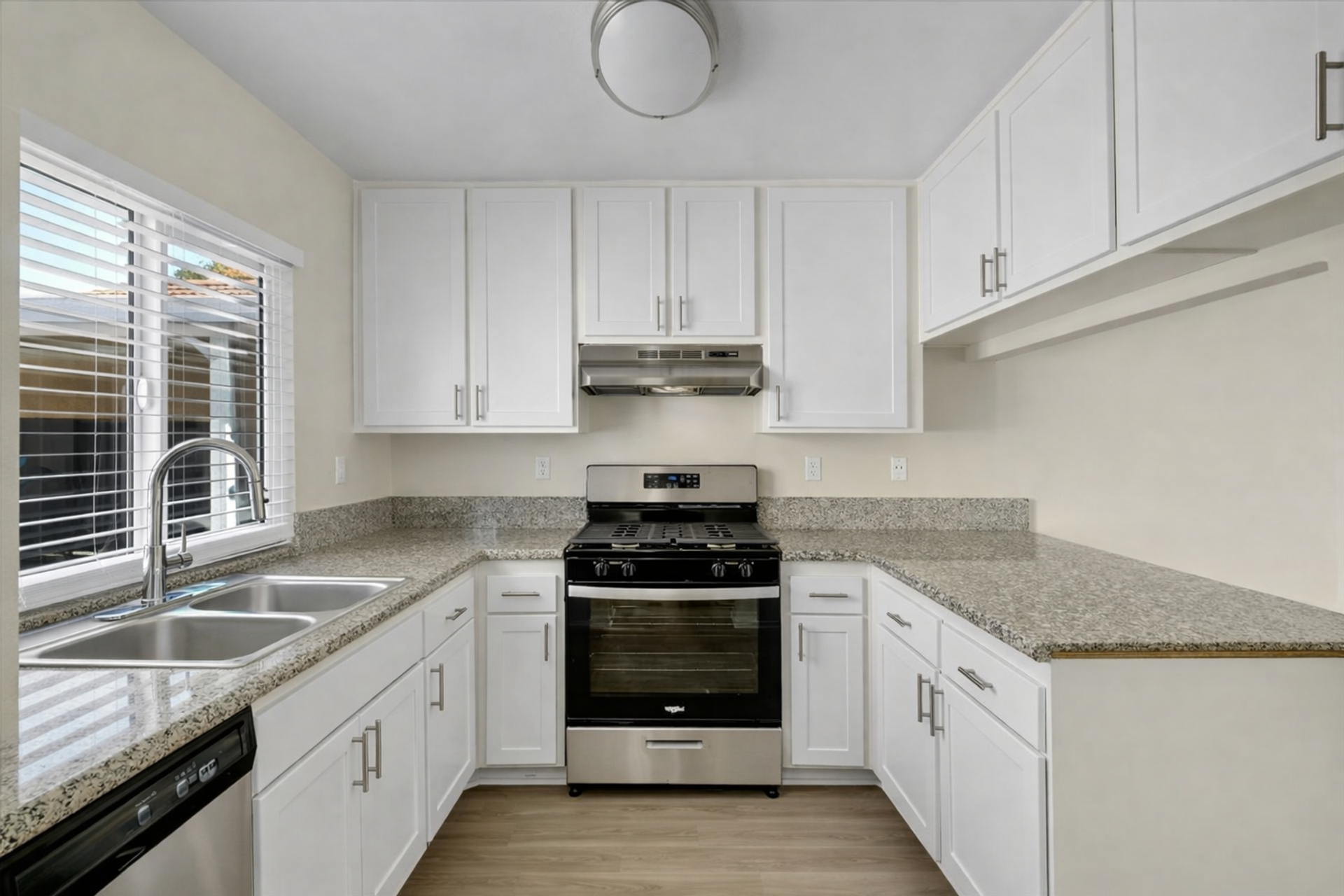 Riverside Apartment: 3738 Harrison Street