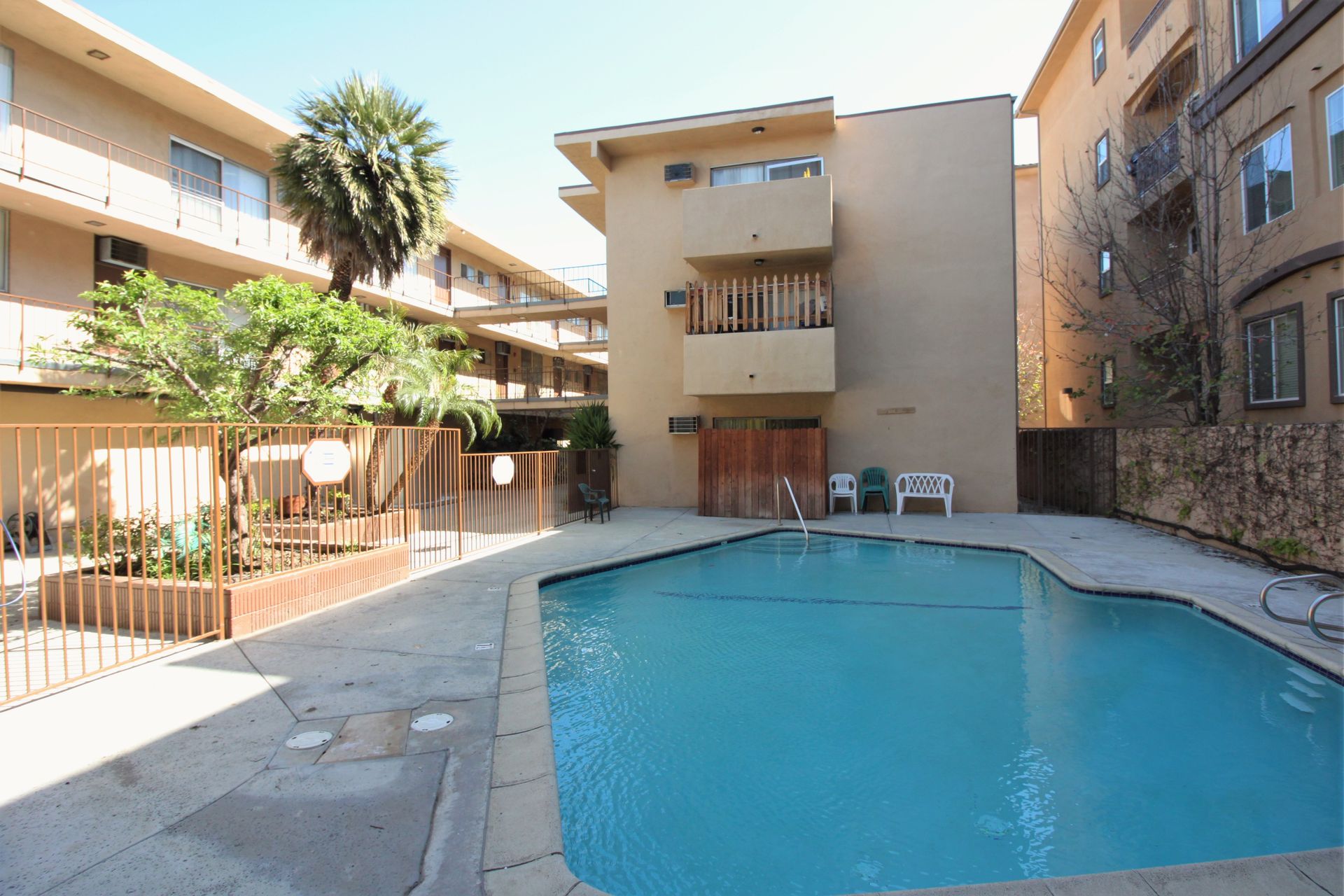 Van Nuys Apartment: 8123 Sepulveda Boulevard