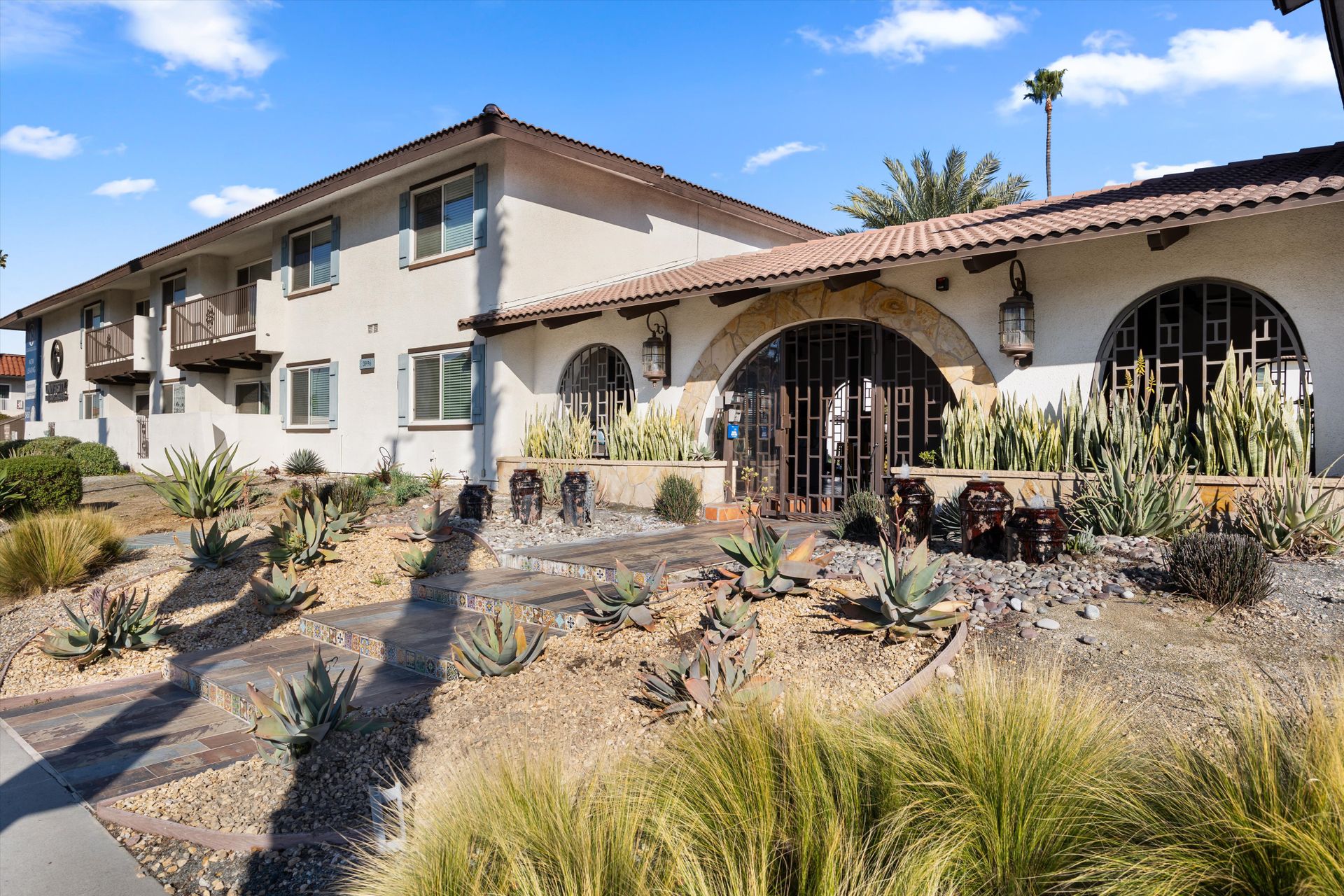 Riverside Apartment: 3996 Iowa Ave