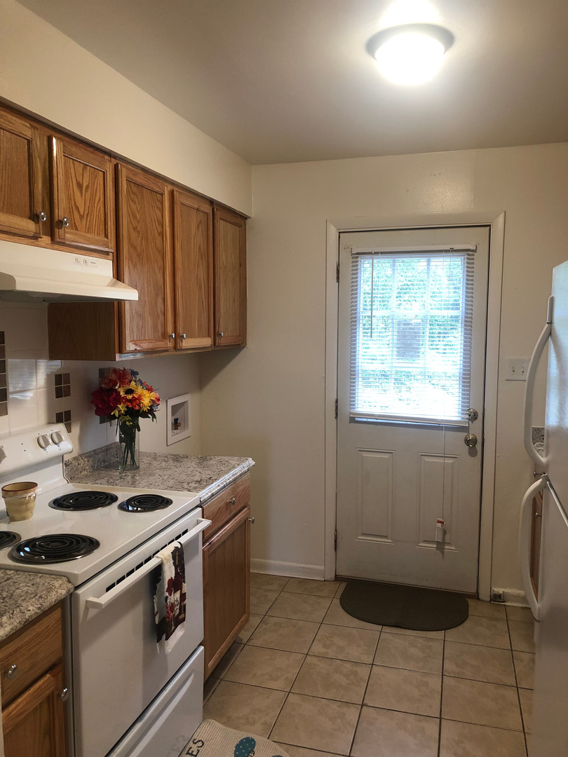 Washington Apartment: 940 Runyon Rd