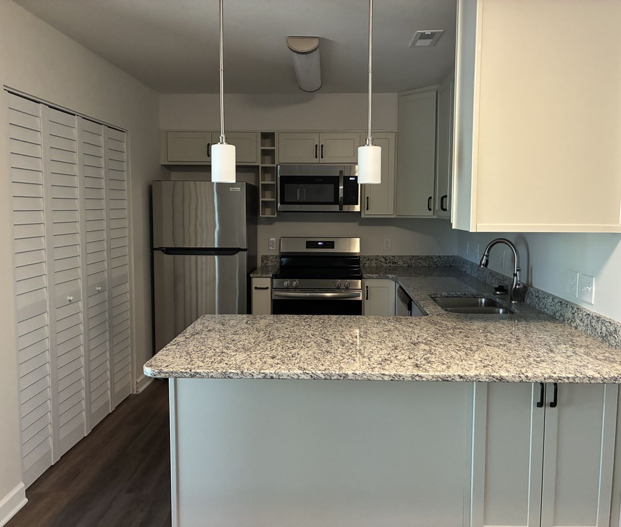 RALEIGH  NC  27606 Apartment: 1200 Trillium Circle