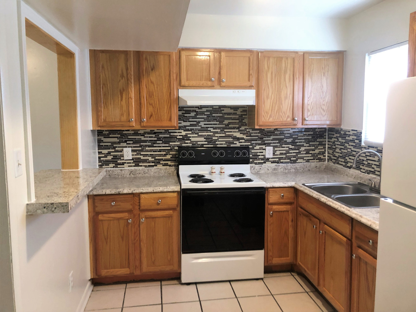 Washington Apartment: 940 Runyon Rd