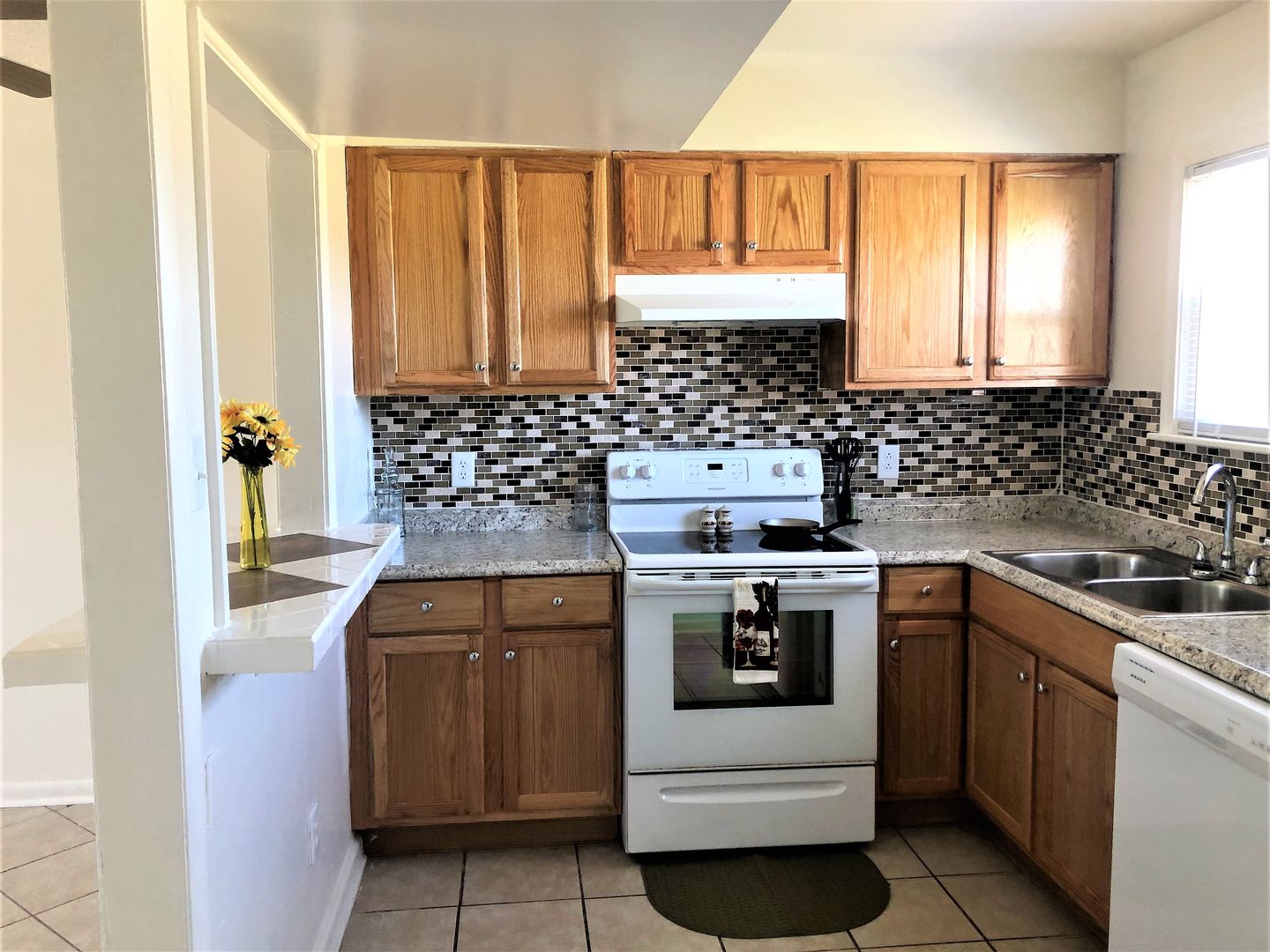 Washington Apartment: 940 Runyon Rd