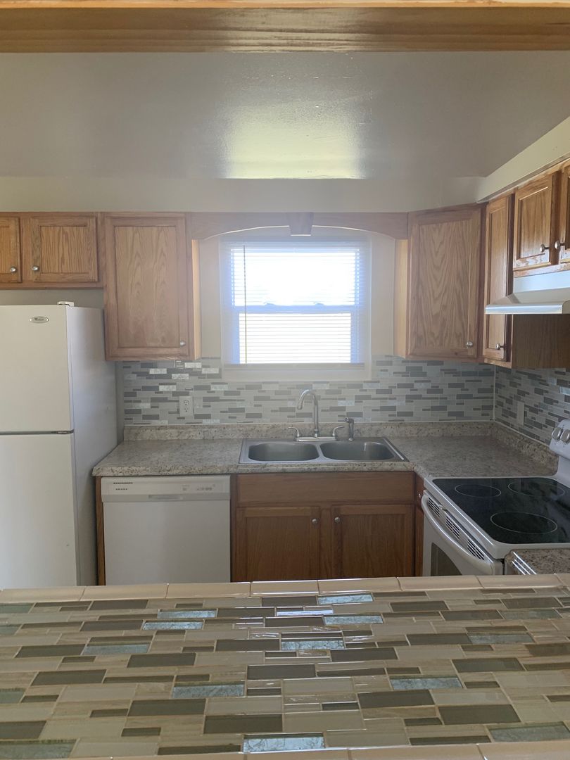 Washington Townhome: 940 Runyon Rd