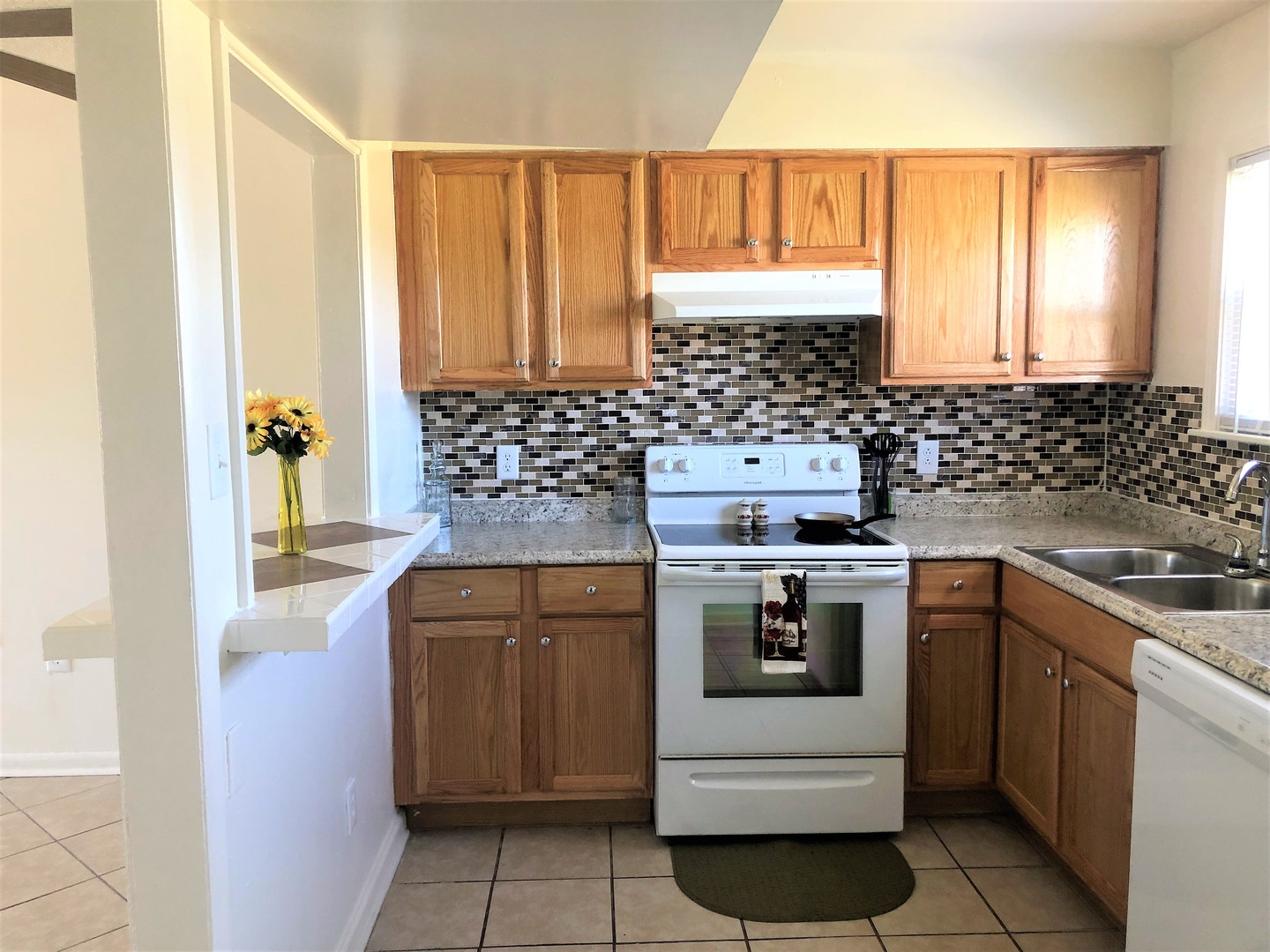 Washington Apartment: 940 Runyon Rd