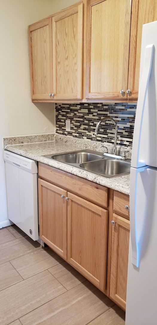 Washington Apartment: 940 Runyon Rd