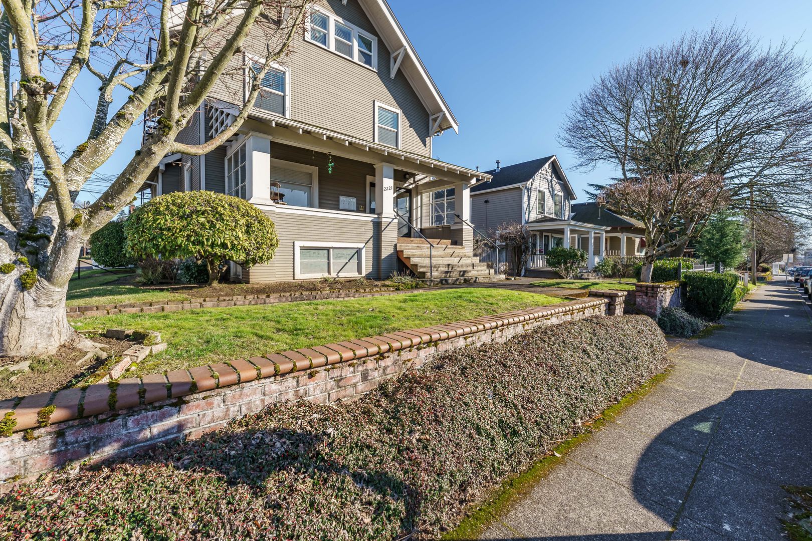 Vancouver Apartment: 2221 Broadway Street