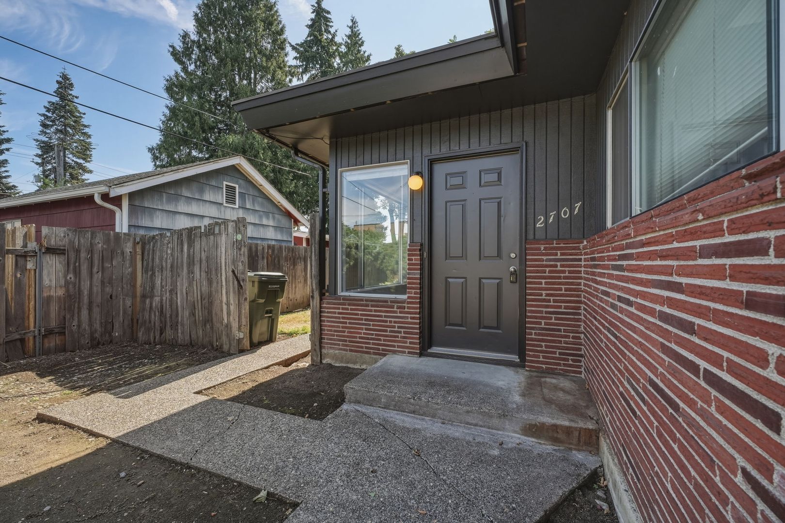 Vancouver Apartment: E 28th Street