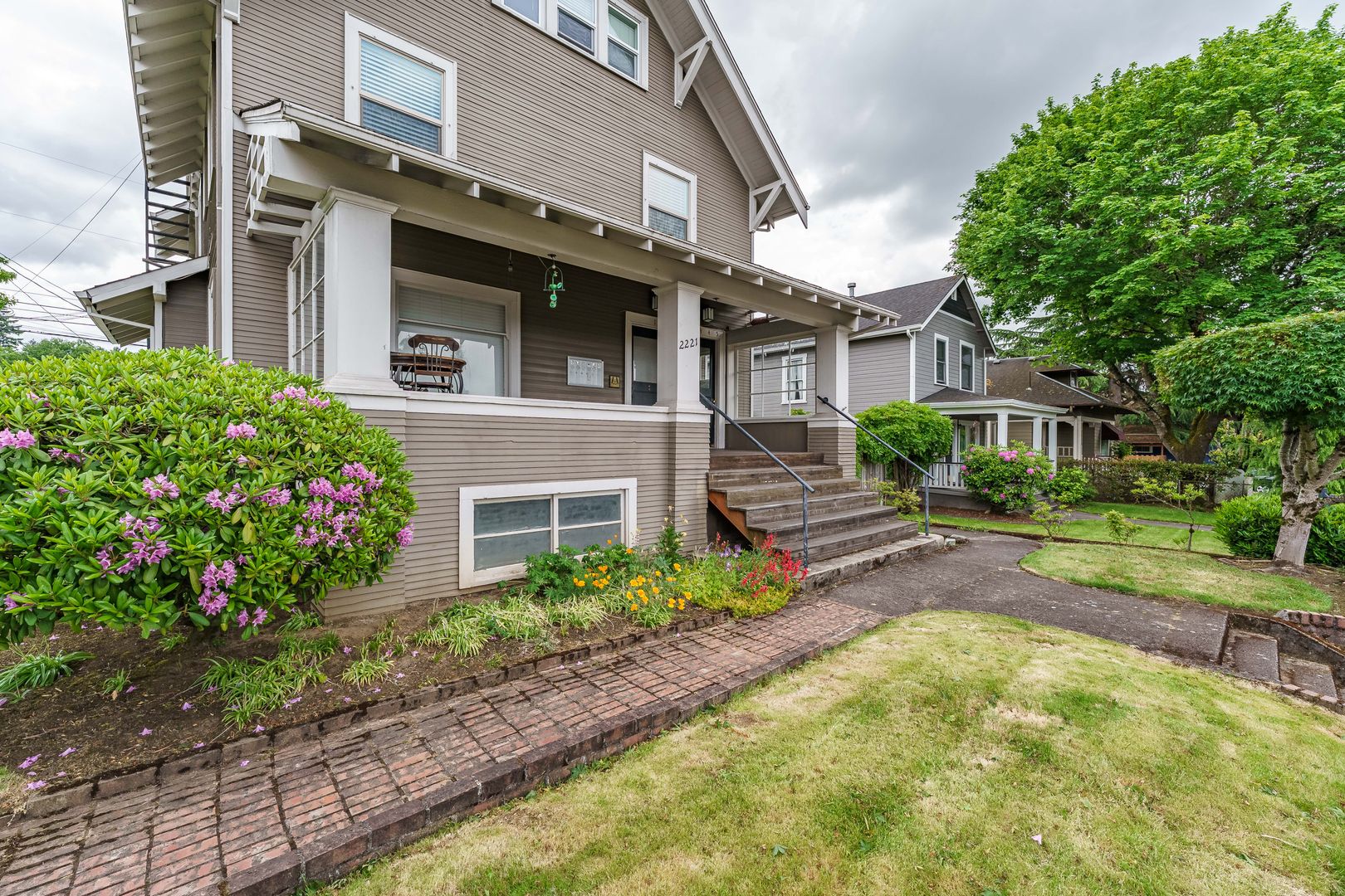 Vancouver Apartment: 2221 Broadway Street