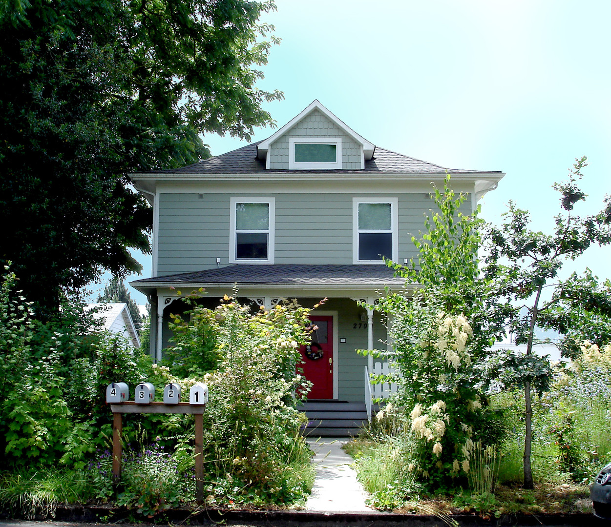 Vancouver Apartment: 2703 E 8th Street