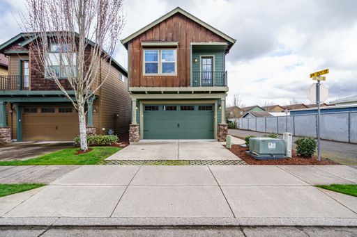 MOVE IN SPECIAL AVAILABLE: Convenient Location 3 Bedroom 2.5 Bathroom with Fence Back Yard – photo 1