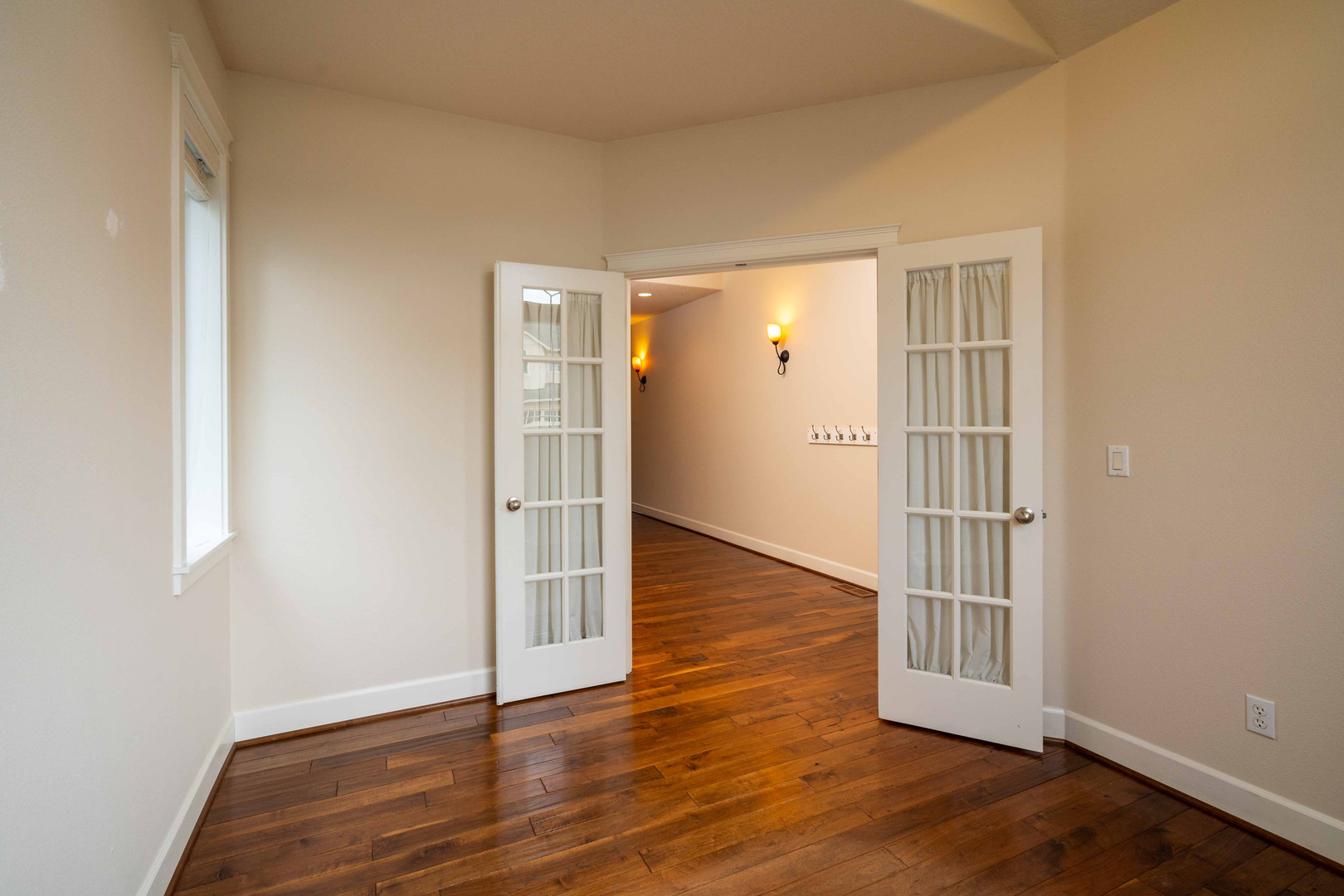 Vancouver House: 14415 NW 25th Court