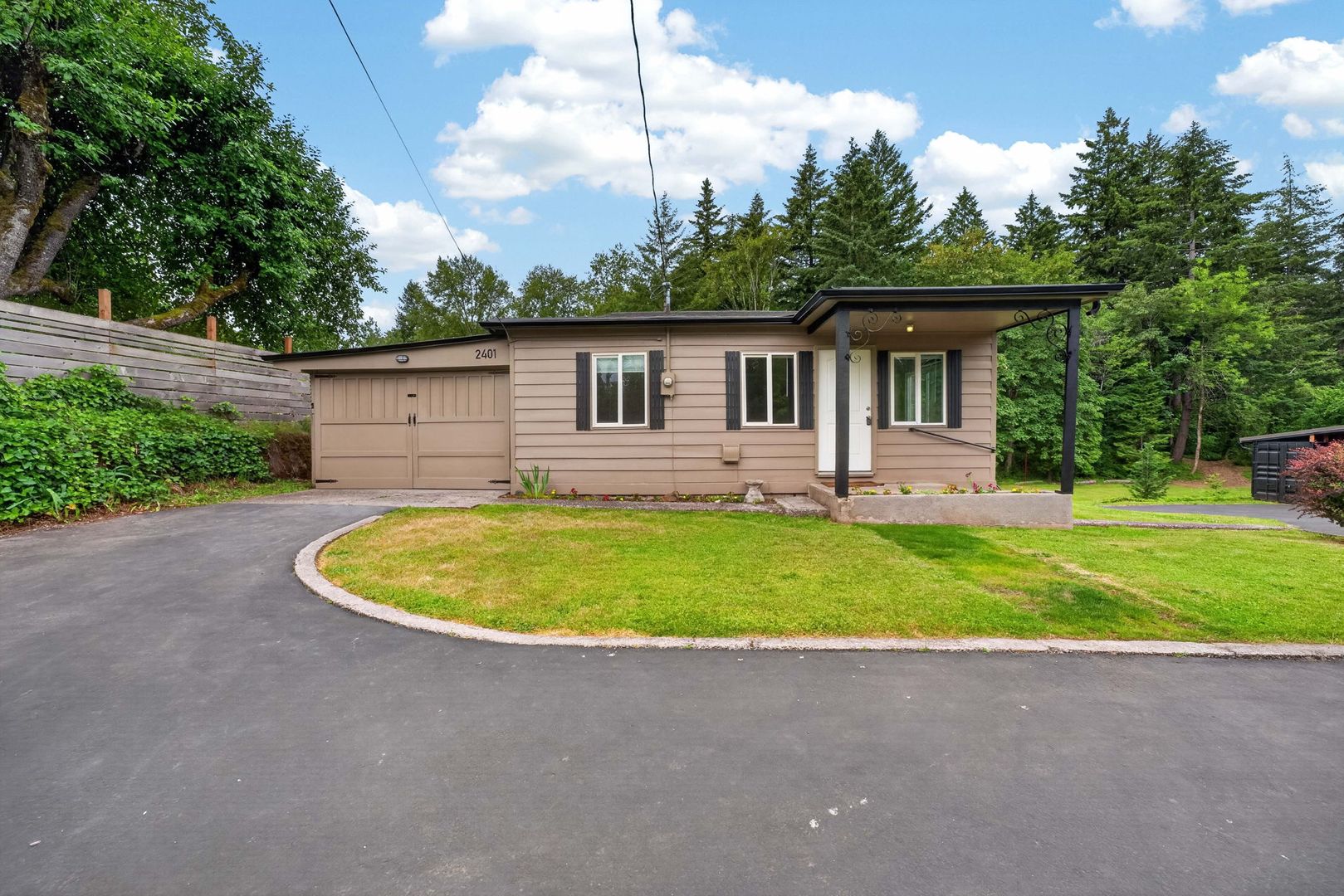 Camas House: 2401 NE Everett Street
