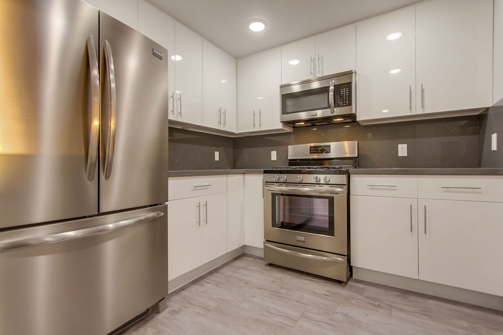 Camarillo Street (#477)