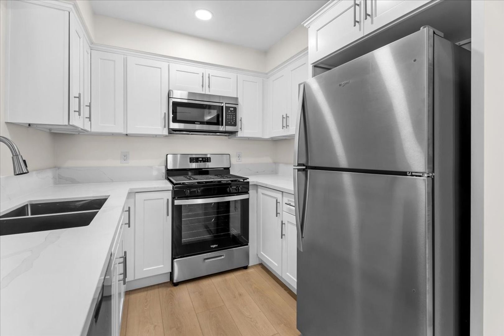 Sunland Apartment: 8231 Wyngate St