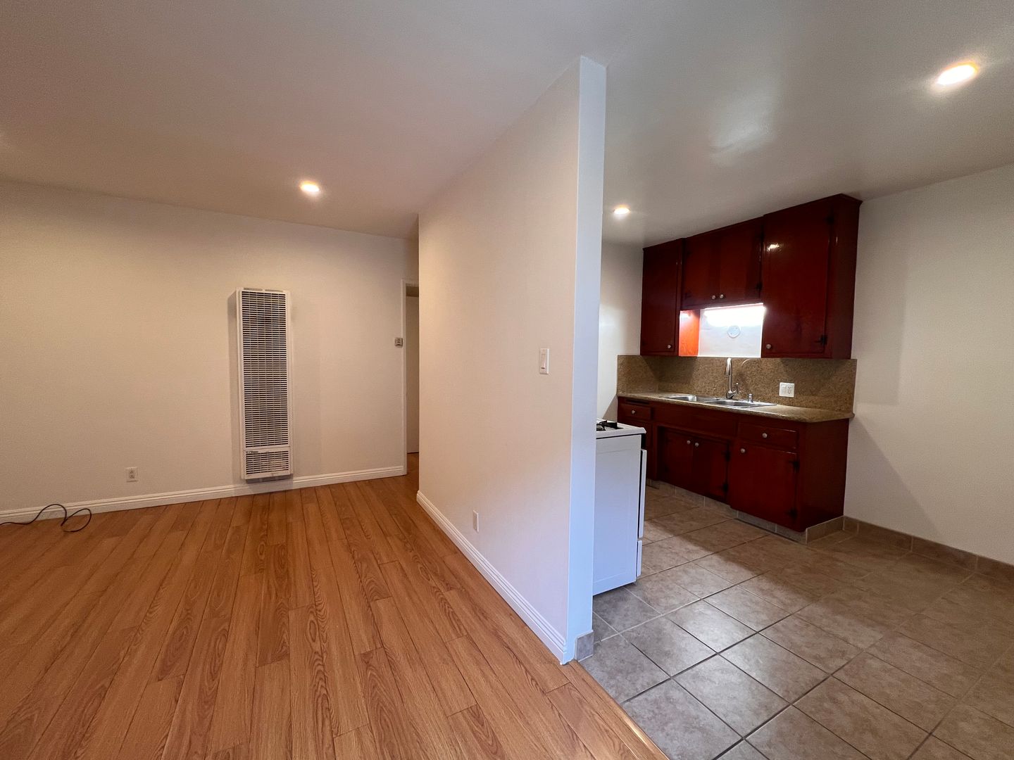 Glendale Apartment: 1011-1013 Winchester Ave