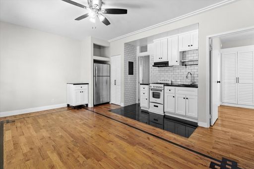Stylish One Bedroom Unit With Spare Room – photo 1